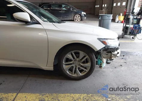 2018 Honda Accord Lx z USA, uszkodzony, nr VIN 1HGCV1F18JA080732